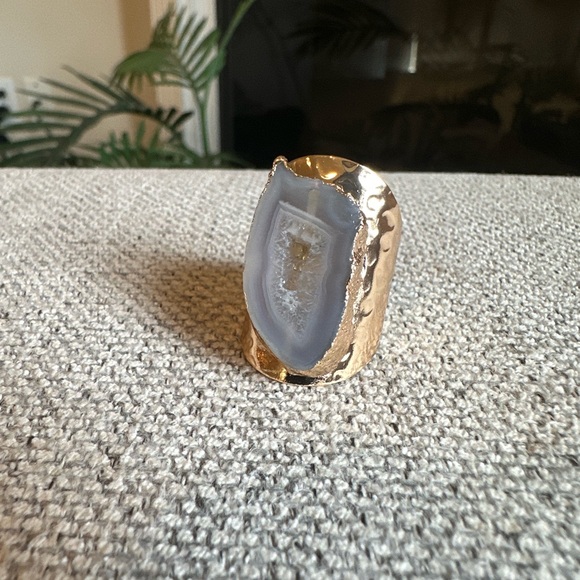 Luxury Natural Stone Adjustable Crystal Irregular Geode Gold-plated Ring - Picture 9 of 11